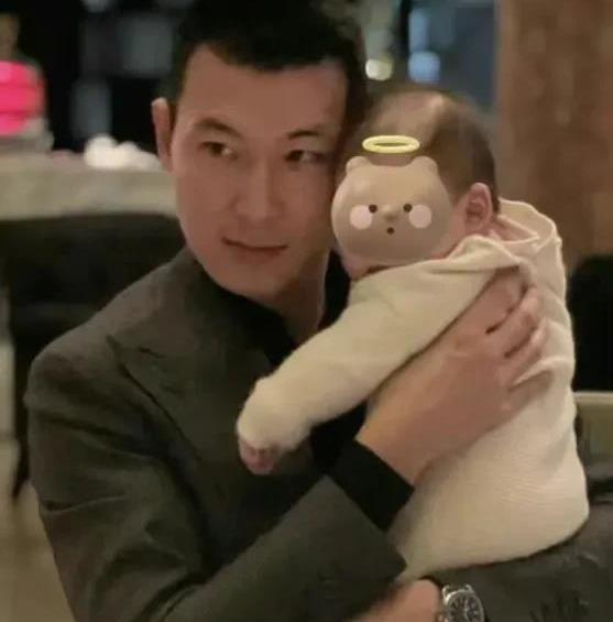 娱乐圈吃瓜小孩是谁,揭秘明星背后的神秘小孩